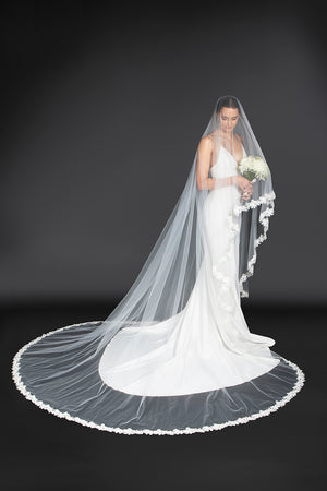 Floral lace edging veil