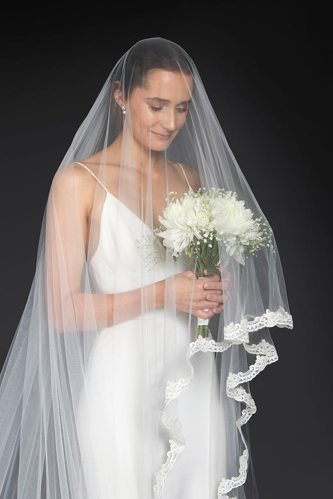 Thin lace edging veil